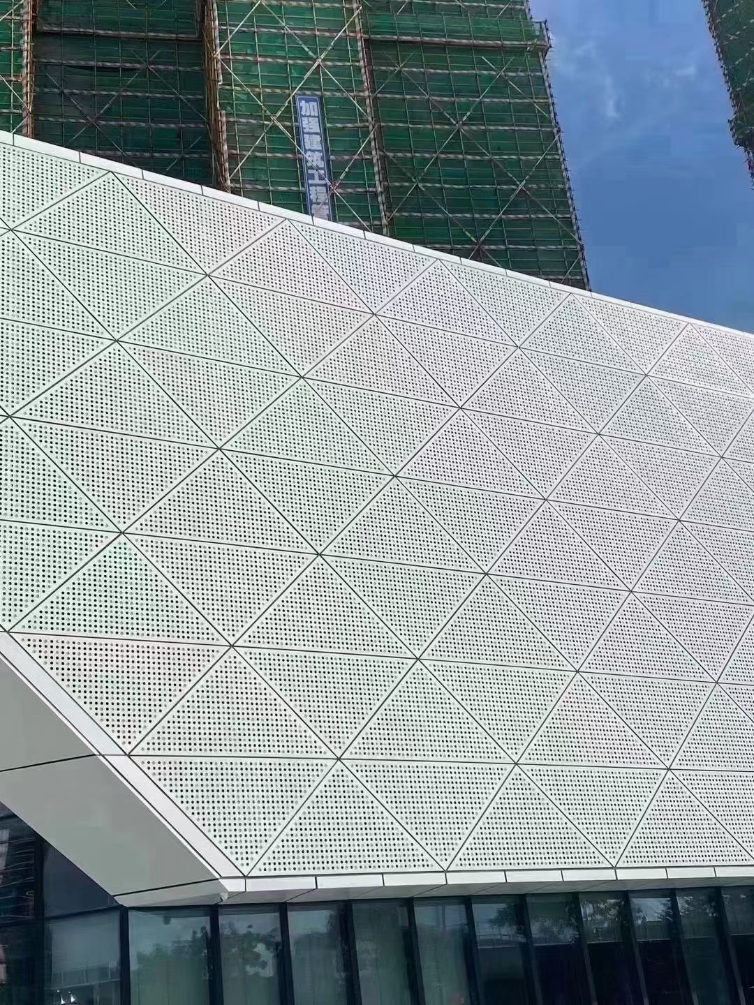 氟碳墻體鋁單板