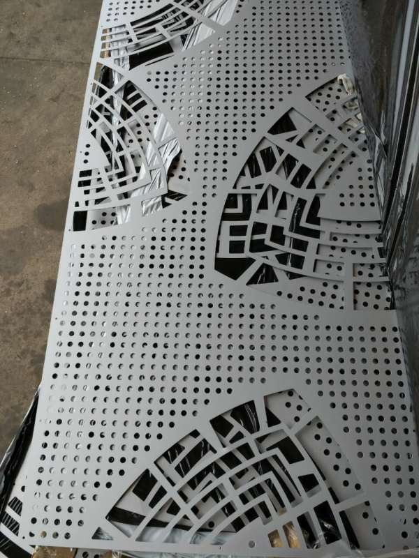 雕刻穿孔鋁單板